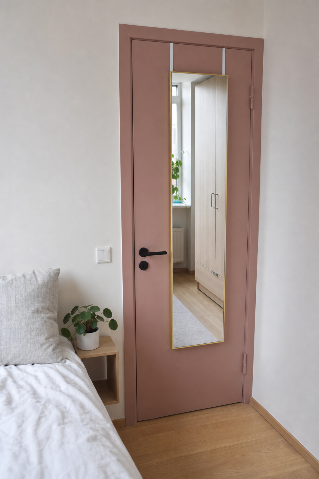 Quinn-Over-the-Door Full-Length Mirror — Gold